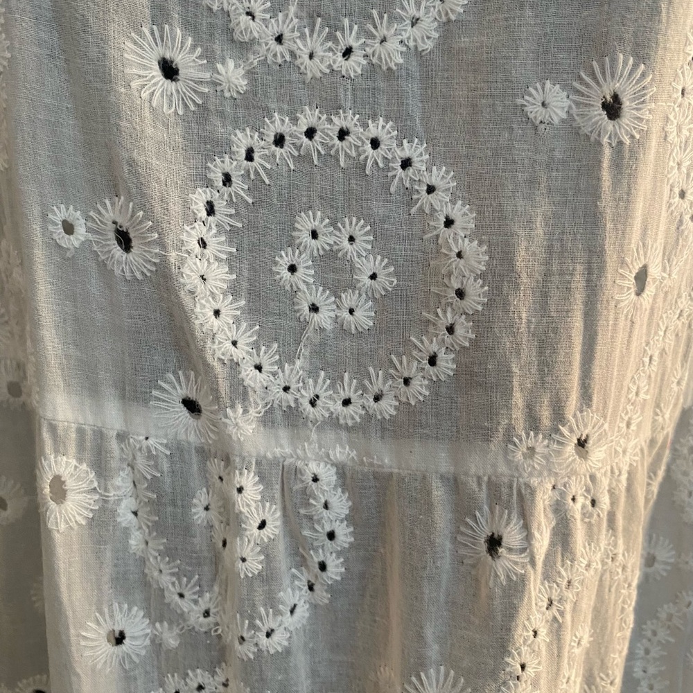 ➕Flutter Sleeve Eyelet Lace Dress. Color: White. Size: Plus - Picture 7 of 11